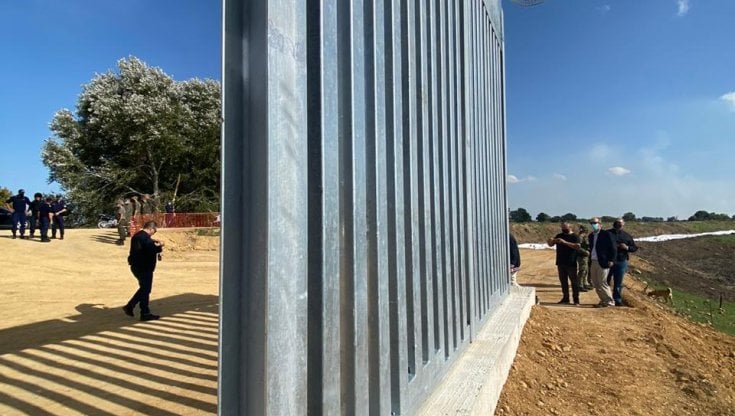 Migranti: la Grecia estende il muro sul confine turco