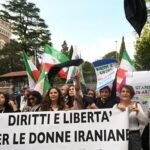 Mie belle ragazze di Mattia Feltri: “Sabato 19 novembre è prevista l’ottava manifestazione del Partito Radicale in sostegno del popolo iraniano. Nessun altro partito è fin qui andato alle precedenti sette.”