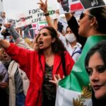 IRAN: PATTUGLIE DI NUOVO IN STRADA PER IL DECORO